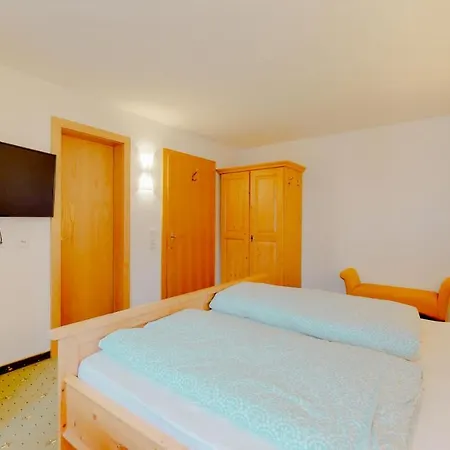 Homestay Enzian Langenfeld