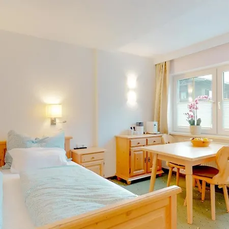 Homestay Enzian Langenfeld